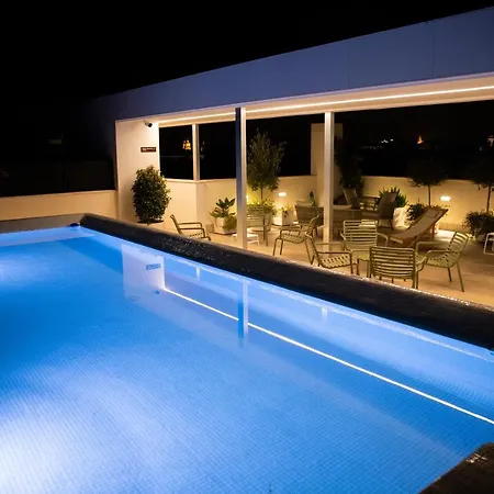 Nqn Aparts & 塞维利亚